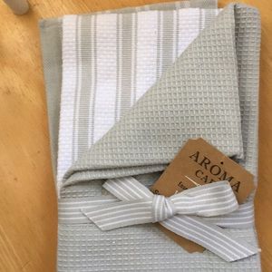 NWT Aroma Cafe Set Of 3 100% Cotton Kitchen Towels